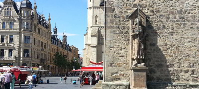 Marktplatz Roter Turm und Marktkirche